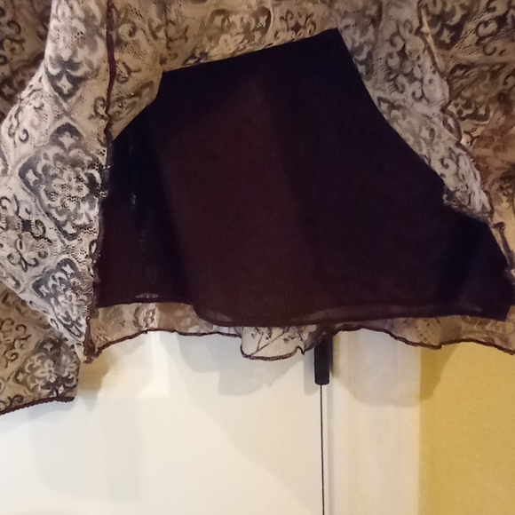 Westbound large long sleeve blouse in shades of brown,blue and white. - Picture 6 of 9